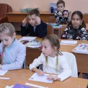 Составляем новые слова и удивляемся математической грамматике: в начальных классах МЛШ продолжается предметная неделя
