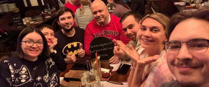 Команда учителей Международной лингвистической школы заняла 2 место в корпоративной игре «Квиз, плиз!»