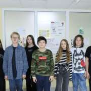 Лингвистический турнир «Море слов» в МЛШ: шестиклассники разыскивают фразеологизмы, а пятиклассники пишут сочинения, где слова начинаются на одну и ту же букву   