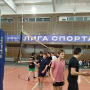 Среди 10 классов Международной лингвистической школы определились лучшие в волейболе, настольном теннисе и баскетболе 