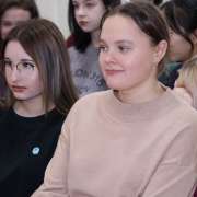 Проект «Founders of Vladivostok» развивается - в гости к ученикам 7 и 8 классов МЛШ пришла экскурсовод Татьяна Фоменко 