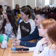 Неделя наук в МЛШ продолжается: интеллектуальные соревнования «Game Club» выявляют эрудитов и знатоков