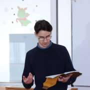 Гостем учеников Международной лингвистической школы стал студент 3 курса ВШЭ из Франции Амори Левек