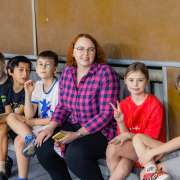 Ученики 2 и 3 классов Международной лингвистической школы сражаются в пионербол и баскетбол