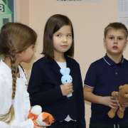 Первоклассники Международной лингвистической школы попрощались с азбукой