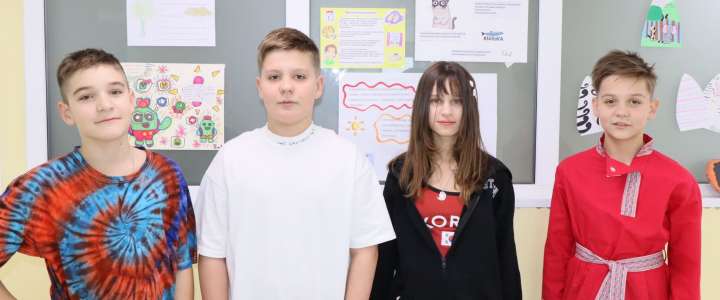 Лингвистический турнир «Море слов» в МЛШ: шестиклассники разыскивают фразеологизмы, а пятиклассники пишут сочинения, где слова начинаются на одну и ту же букву   