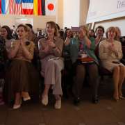 Поздравление директора МЛШ с Международным женским днем