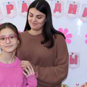 Накануне Международного женского дня мамы и дочки из начальной школы МЛШ сыграли в квиз