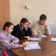 Ученики Международной лингвистической школы успешно сыграли математические бои на математическом турнире Европы
