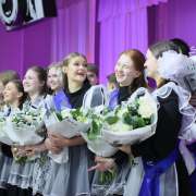 Дорогие одиннадцатиклассники!  В прошлом остались одиннадцать школьных лет, наполненных счастливыми открытиями, незабываемыми впечатлениями. 
