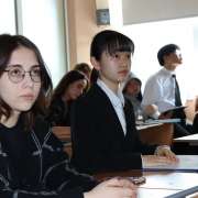 Ученики 10 классов Международной лингвистической школы завершили защиту проектных и исследовательских работ 