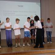 Literacy week в Международной лингвистической школе: ученики пятых классов будут искать пословицы о мире и делать постеры