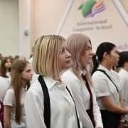 Дорогие ребята, уважаемые коллеги!  Примите самые искренние поздравления с Днём знаний и началом нового учебного года!