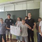 Literacy week в Международной лингвистической школе: шесть групп - шесть пословиц о ценности семьи, друзей и образования