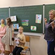 Мораль сей басни такова: пятиклассники Международной лингвистической школы выполняют творческие работы по теме «Басни»
