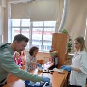 День самоуправления в МЛШ: старшеклассники ведут уроки у младших классов, а учителя участвуют в квизах и творческих проектах