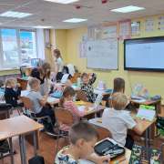 День самоуправления в МЛШ: старшеклассники ведут уроки у младших классов, а учителя участвуют в квизах и творческих проектах