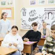 Доцент кафедры романо-германской филологии ДВФУ провела мастер-класс по французскому языку для учеников МЛШ