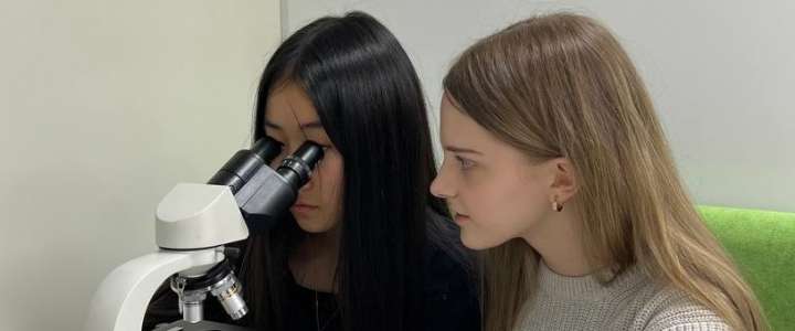 Ученики 8м1 класса МЛШ побывали на BioTechFest в ДВФУ и выяснили, почему биоинженеры сейчас очень востребованы в науке и на производстве