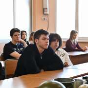 Старшеклассники МЛШ встретились с Героем России Юрием Мушенковым 