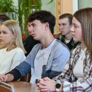 Старшеклассники МЛШ встретились с Героем России Юрием Мушенковым 