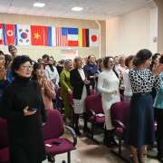 Дорогие ученики и учителя! Новый год – это всегда сказка. Я хочу пожелать коллегам, ребятам и их родителям, чтобы Новый год вошел в вашу жизнь именно сказкой. 