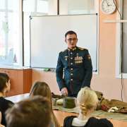 Старшеклассники МЛШ встретились с Героем России Юрием Мушенковым 