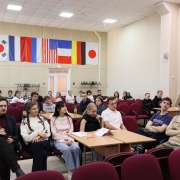 «Здравствуй, Приморский край!»: ученики 10 классов МЛШ учатся выявлять сильные и слабые стороны своих туристических продуктов