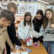 Новогодние поздравления на французском языке отправили ученики МЛШ во «Французскую» гимназию Новосибирска 