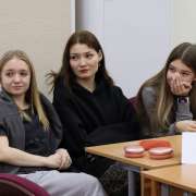 «Здравствуй, Приморский край!»: ученики 10 классов МЛШ учатся выявлять сильные и слабые стороны своих туристических продуктов