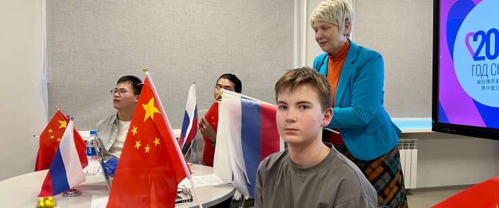 Ученик 6м2 класса МЛШ Назар Беловодский принял участие в международном конкурсе эссе «С семьи начинается Родина» в формате телемоста Россия-Китай