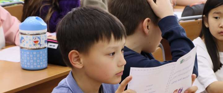 Неделя науки в МЛШ продолжается: школьники играют в интеллектуальные игры и выступают на научной конференции