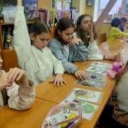 Сотрудники Ботанического сада-института ДВО РАН встретились с учениками начальных классов МЛШ и рассказали, какие растения помогали людям выживать в военное время 