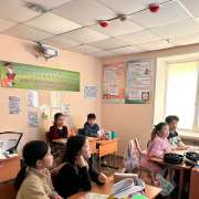 Сотрудники Ботанического сада-института ДВО РАН встретились с учениками начальных классов МЛШ и рассказали, какие растения помогали людям выживать в военное время 